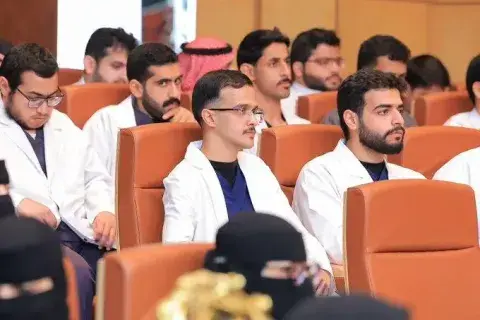 ختام أنشطة الكلية ونادي تداوي وتقييم مشاريع التخرج