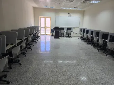 معامل الحاسب بالكلية التطبيقية