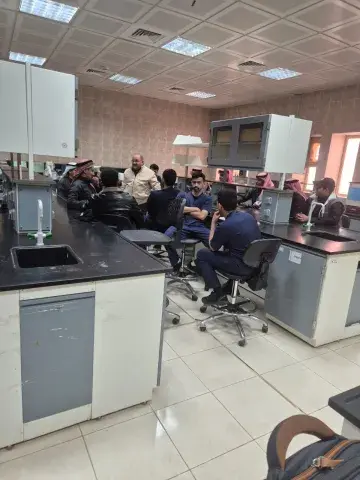 معامل الكيمياء بالكلية التطبيقية