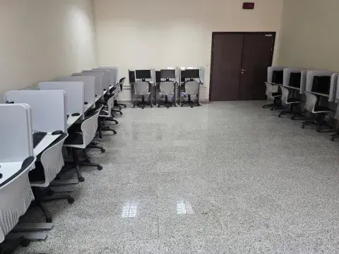 معامل الحاسب بالكلية التطبيقية