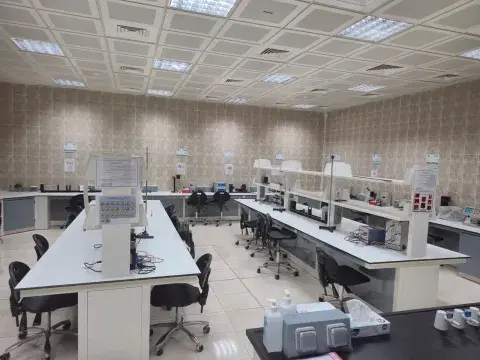 معامل الفيزياء بالكلية التطبيقية