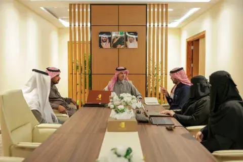 رئيس الجامعة يدشن ويستعرض مبادرات وكالة الجامعة للشؤون التعليمية