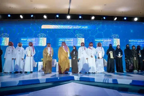 حقّق الطالبان يوسف العنزي وطلال العنزي من كلية الطب بجامعة الجوف المركز الأول في هاكاثون منتدى الصحة والأمن في الحج