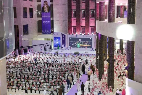 حفل تخرج الجامعة للدفعة 21