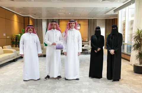 رئيس الجامعة يستقبل عميد كلية التمريض