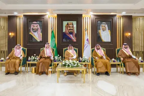 معالي وزير التعليم يلتقي قيادات الجامعة