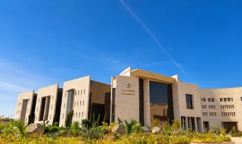 وزير التعليم يهنئ جامعة الجوف بتحقيق الاعتماد البرامجي