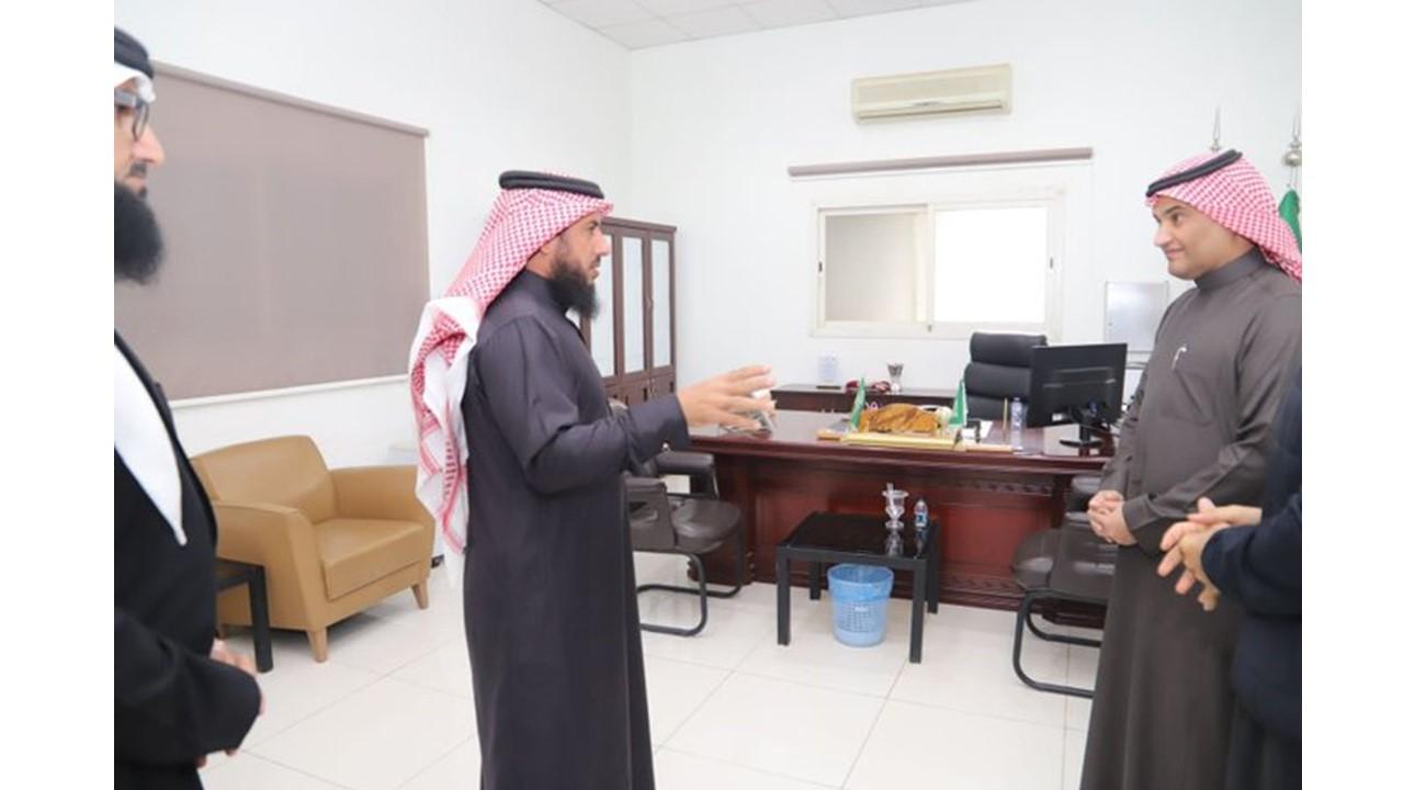 جانب من  زيارة وكيل الجامعة للإدارة العامة للمنشآت والتشغيل، والادارة العامة للخدمات المركزية. والتي اطلع من خلالها على سير العمل والجهود المبذولة