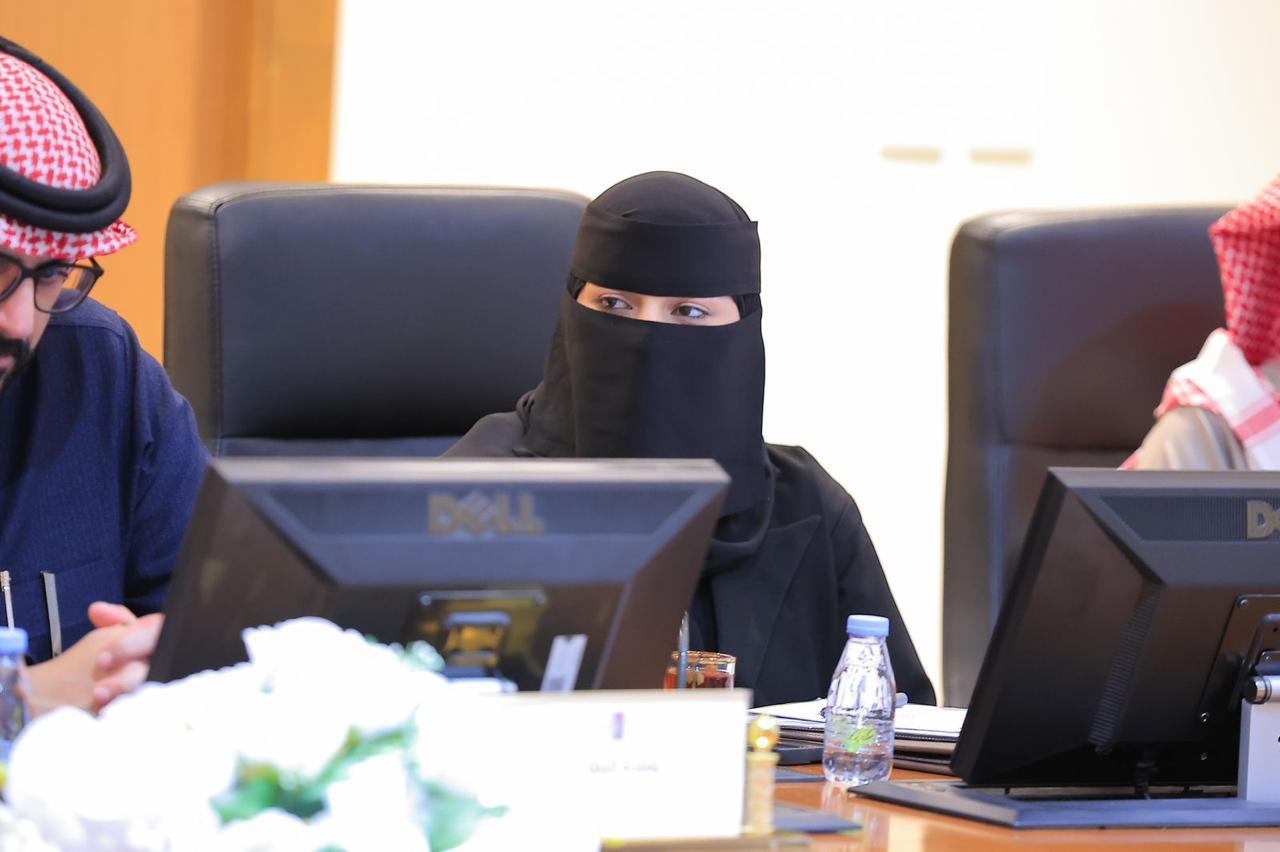 His Excellency the University' President, Prof. Mohammed bin Abdullah Al-Shaya, Meets with Members of the Advisory Council for Administrative Staff to Discuss the Means of Developing the Environmental Work and Improving the Institutional Performance.