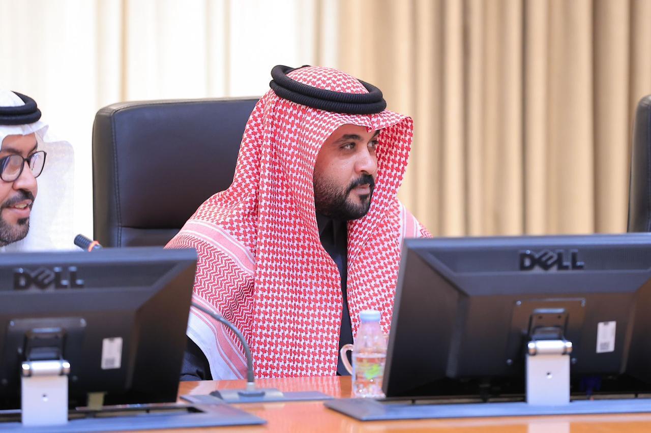 His Excellency the University' President, Prof. Mohammed bin Abdullah Al-Shaya, Meets with Members of the Advisory Council for Administrative Staff to Discuss the Means of Developing the Environmental Work and Improving the Institutional Performance.