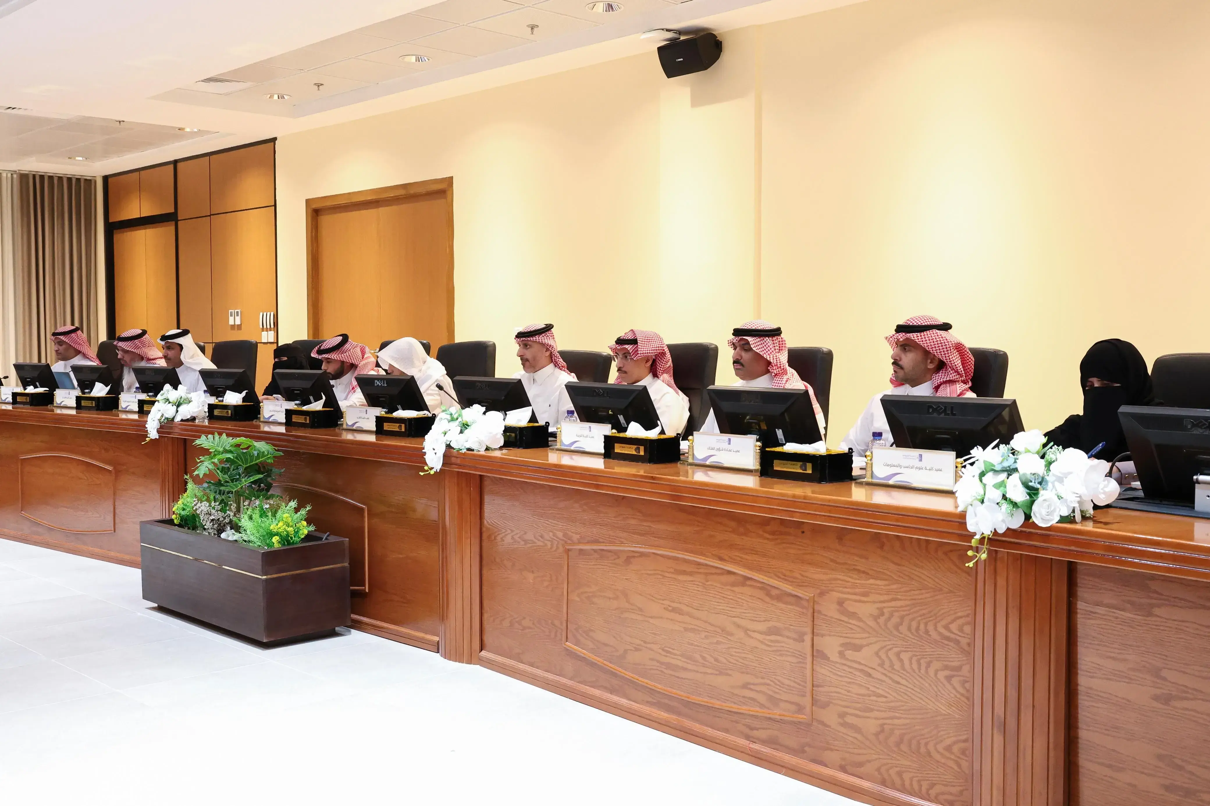 مجلس الجامعة بجلسته الأولى للعام الجامعي 1447 هـ مجلس الجامعة بجلسته الأولى للعام الجامعي 1447 هـ