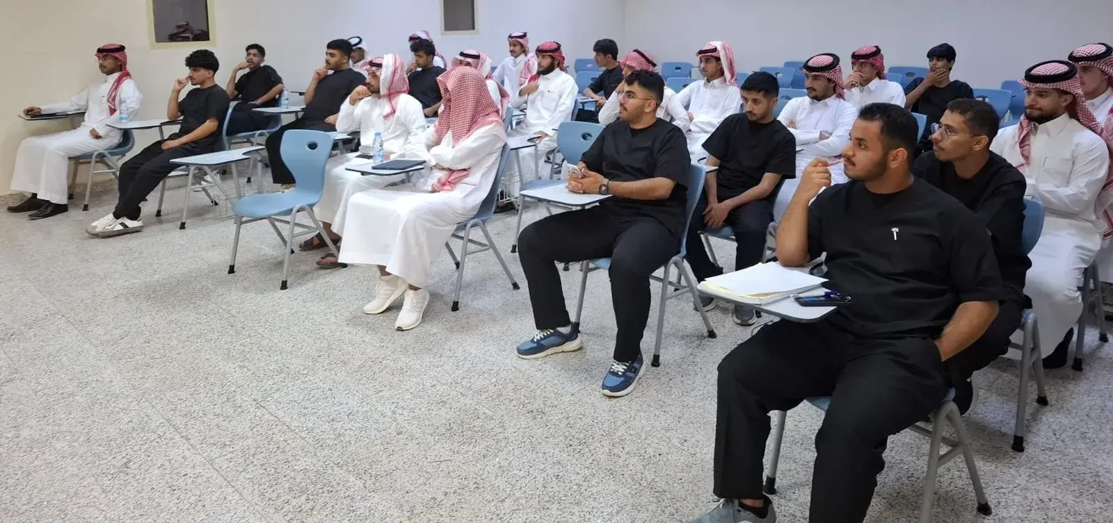 الكلية التطبيقية بجامعة الجوف (شطر الطلاب) تنظم محاضرة بعنوان "دور وأهمية الذكاء الاصطناعي في التحصيل العلمي والإرشاد الرقمي" الكلية التطبيقية بجامعة الجوف (شطر الطلاب) تنظم محاضرة بعنوان "دور وأهمية الذكاء الاصطناعي في التحصيل العلمي والإرشاد الرقمي"