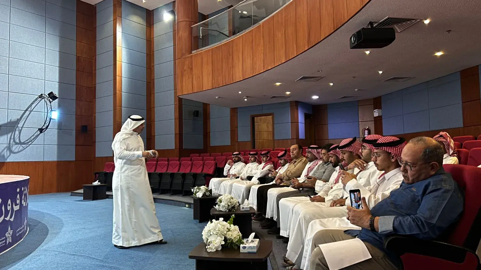 الكلية التطبيقية بجامعة الجوف تنفذ زيارة إنسانية لمستشفى إرادة والصحة النفسية