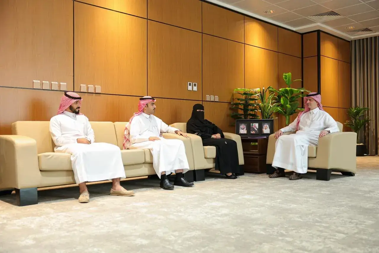 رئيس جامعة الجوف يستقبل عميدة كلية العلوم الطبية التطبيقية بالقريات رئيس جامعة الجوف يستقبل عميدة كلية العلوم الطبية التطبيقية بالقريات