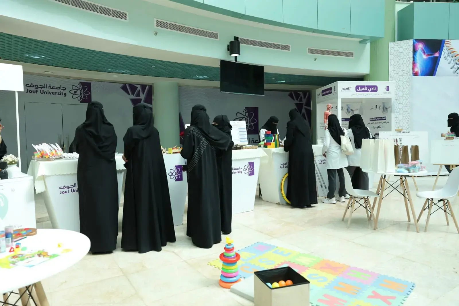 حضور لافت و أركان متنوعة