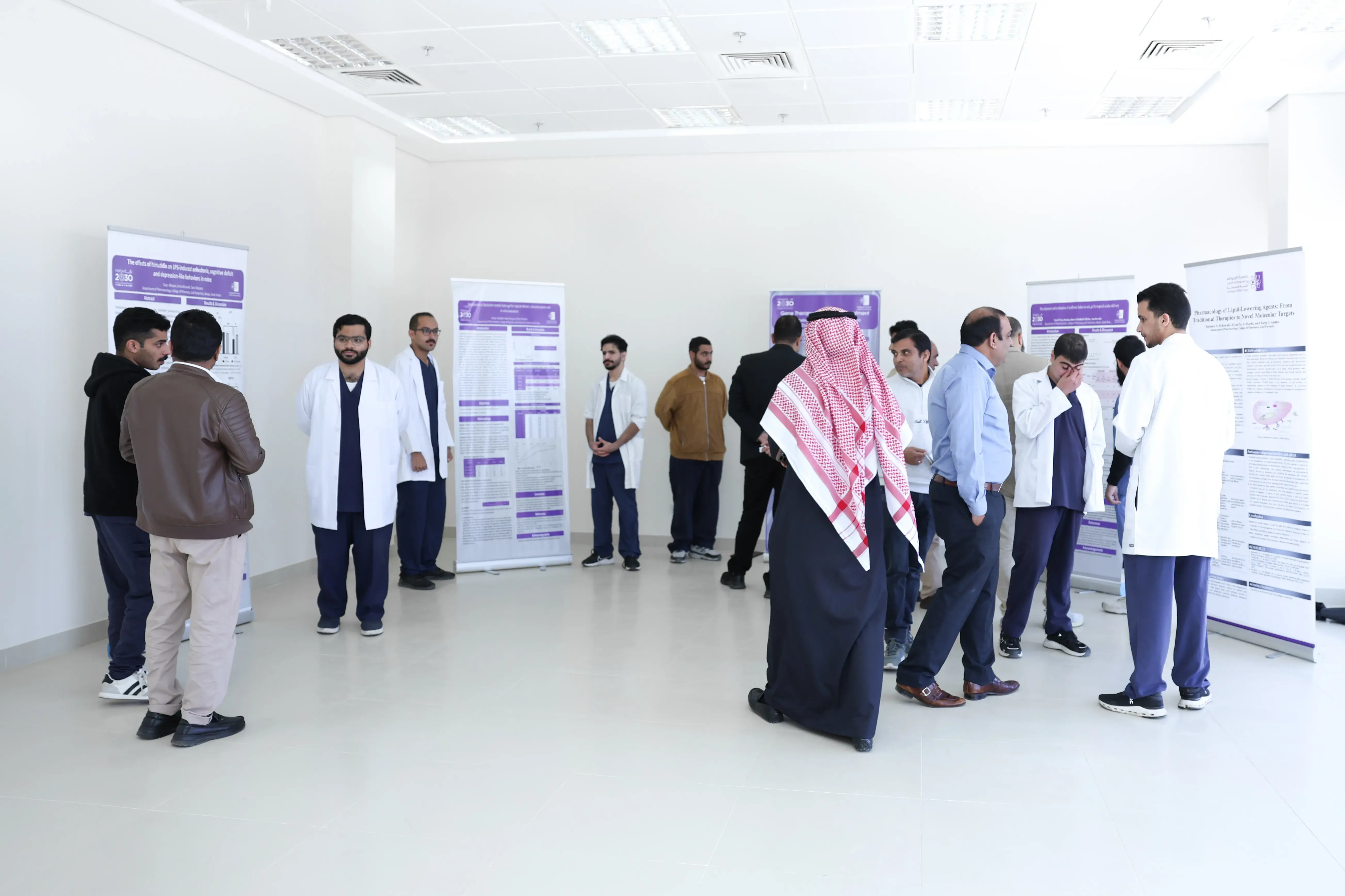 كلية الصيدلة بجامعة الجوف تُناقش وتُقيّم مشاريع التخرج للفصل الدراسي الأول من العام الجامعي 1447 هـ