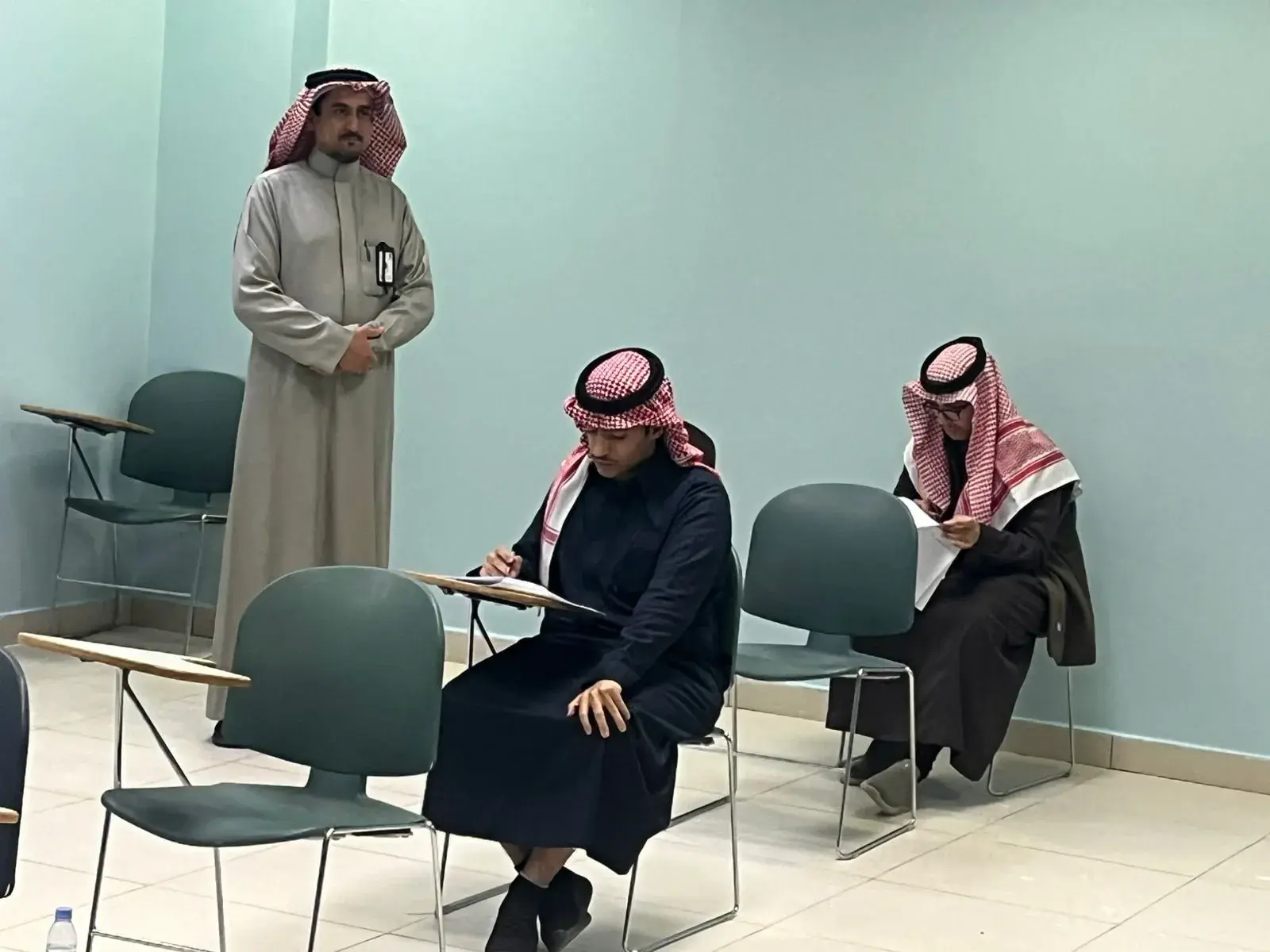 عميد كلية التمريض بجامعة الجوف يتفقد سير الاختبارات النهائية للفصل الدراسي الأول 1447هـ