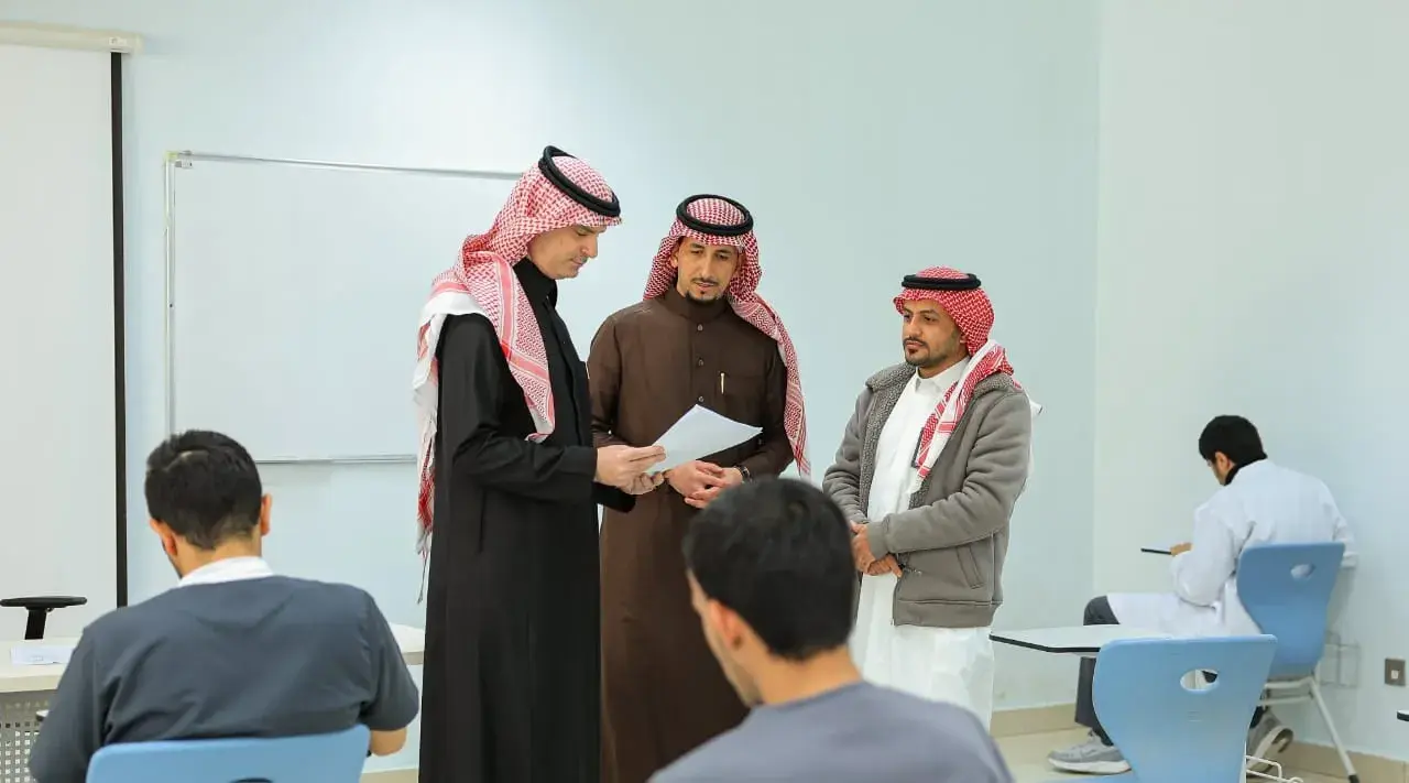 His Excellency the University President inspected the examination committees at the College of Applied Medical Sciences as part of his field visits aimed at monitoring the progress of the final examinations