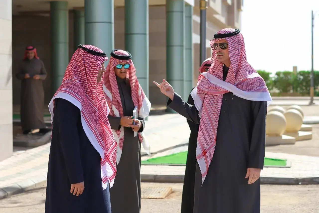 رئيس الجامعة يتفقد الإسكان الجامعي