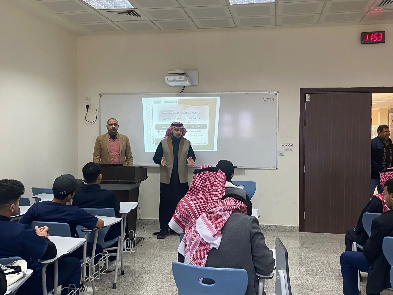 الكلية التطبيقية بجامعة الجوف تنظم ورشة تدريبية لتطوير مهارات البلاك بورد