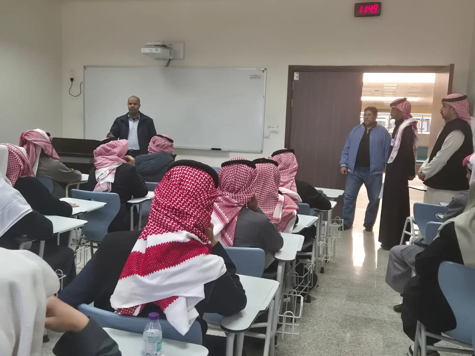 Applied College at Jouf University Receives Students from Al-Qurayyat Private Secondary School