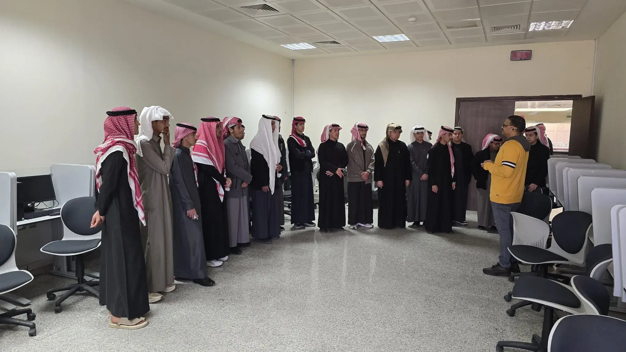 Applied College at Jouf University Receives Students from Al-Qurayyat Private Secondary School