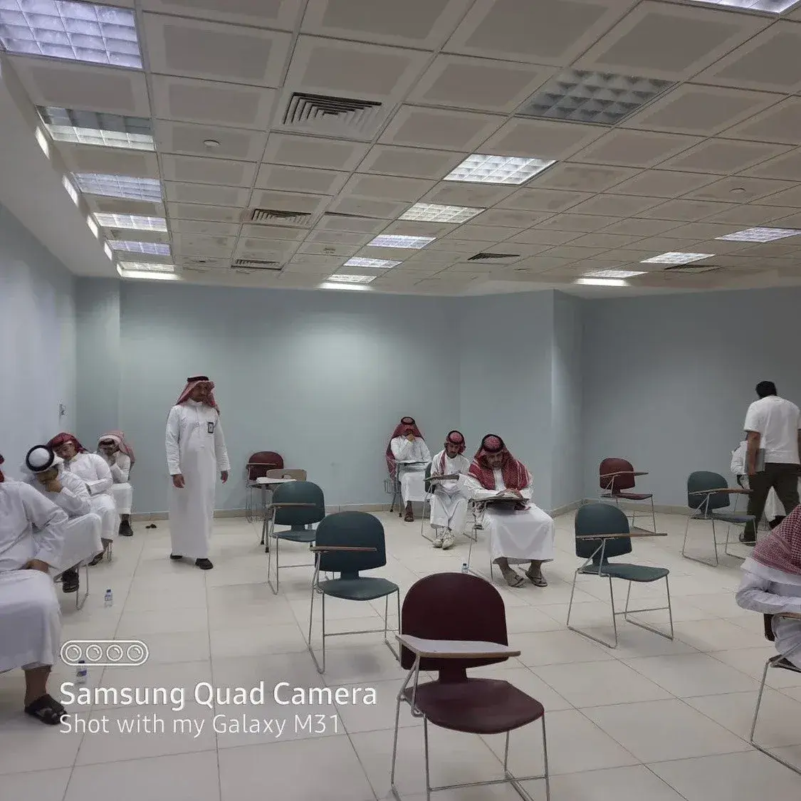 عميد كلية التمريض يتفقد سير الاختبارات النهائية للفصل الثاني 1446هـ