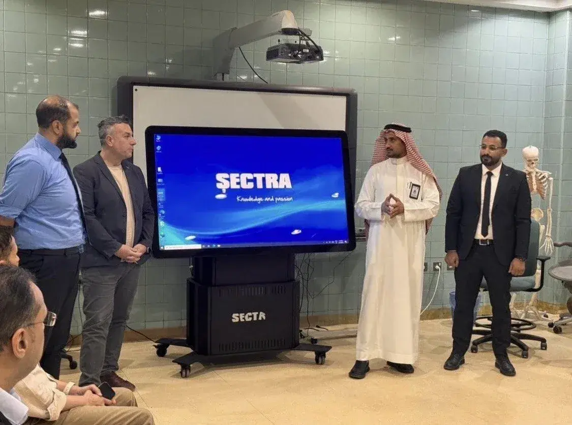 ورشة تدريبية بكلية التمريض حول استخدام طاولة التشريح الافتراضي Sectra