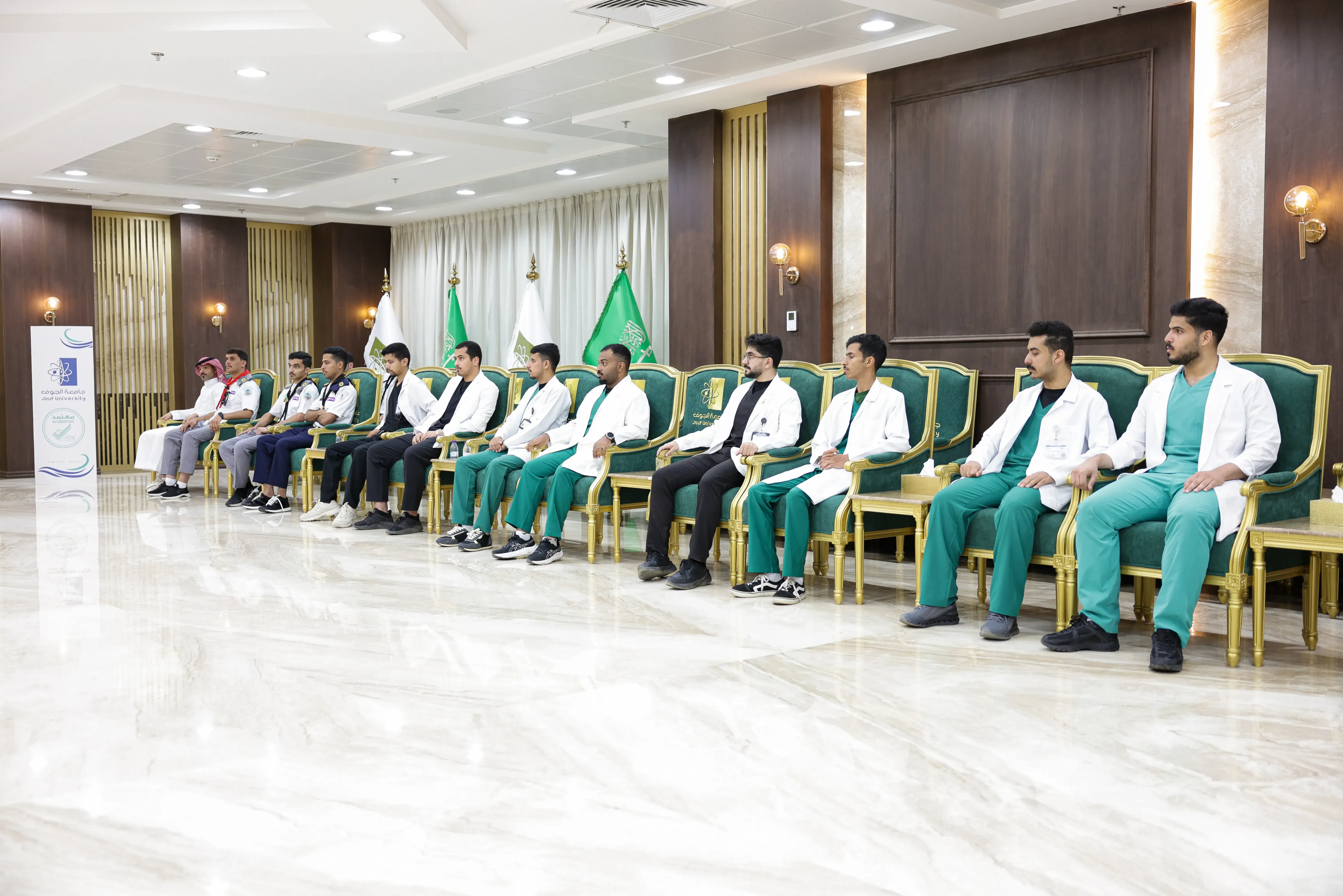 رئيس الجامعة يستقبل المشاركين في حج 1447هـ