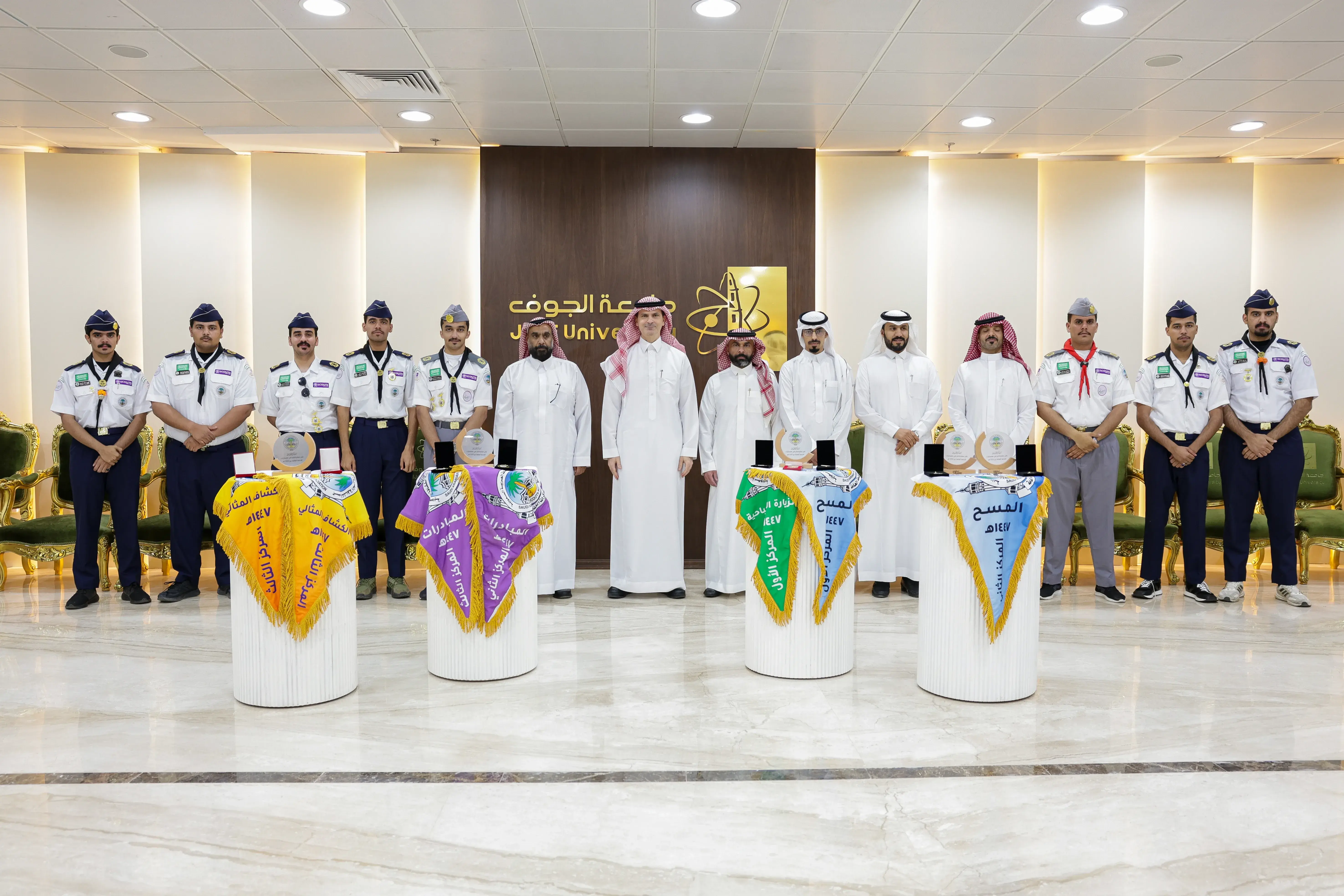 رئيس الجامعة يستقبل المشاركين في حج 1447هـ