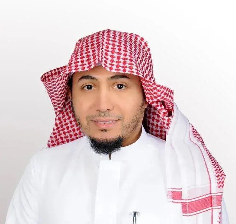 كلمة عميد كلية الشريعة والقانون