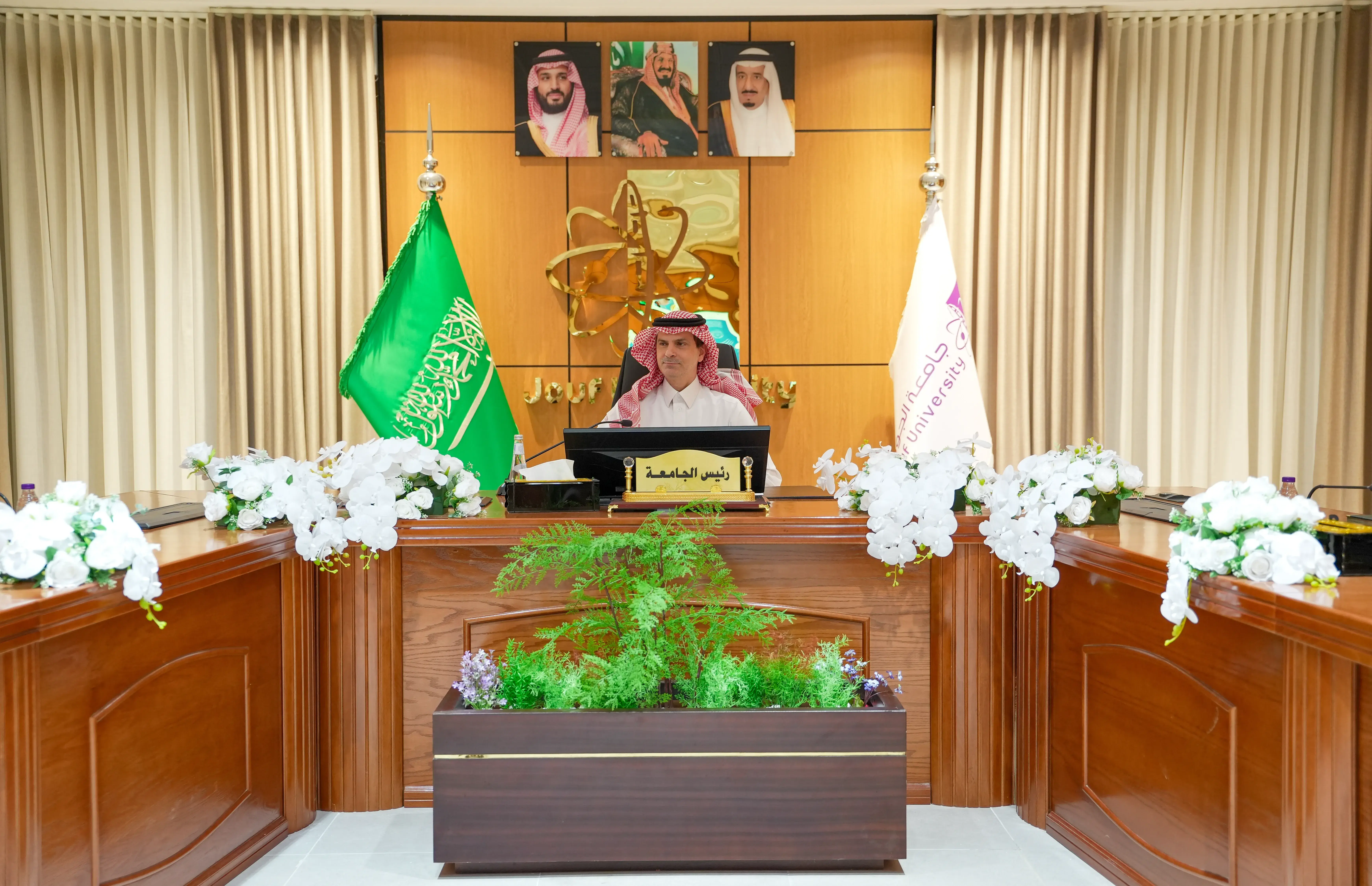 رئيس جامعة الجوف يلتقي الطلاب الدوليين 