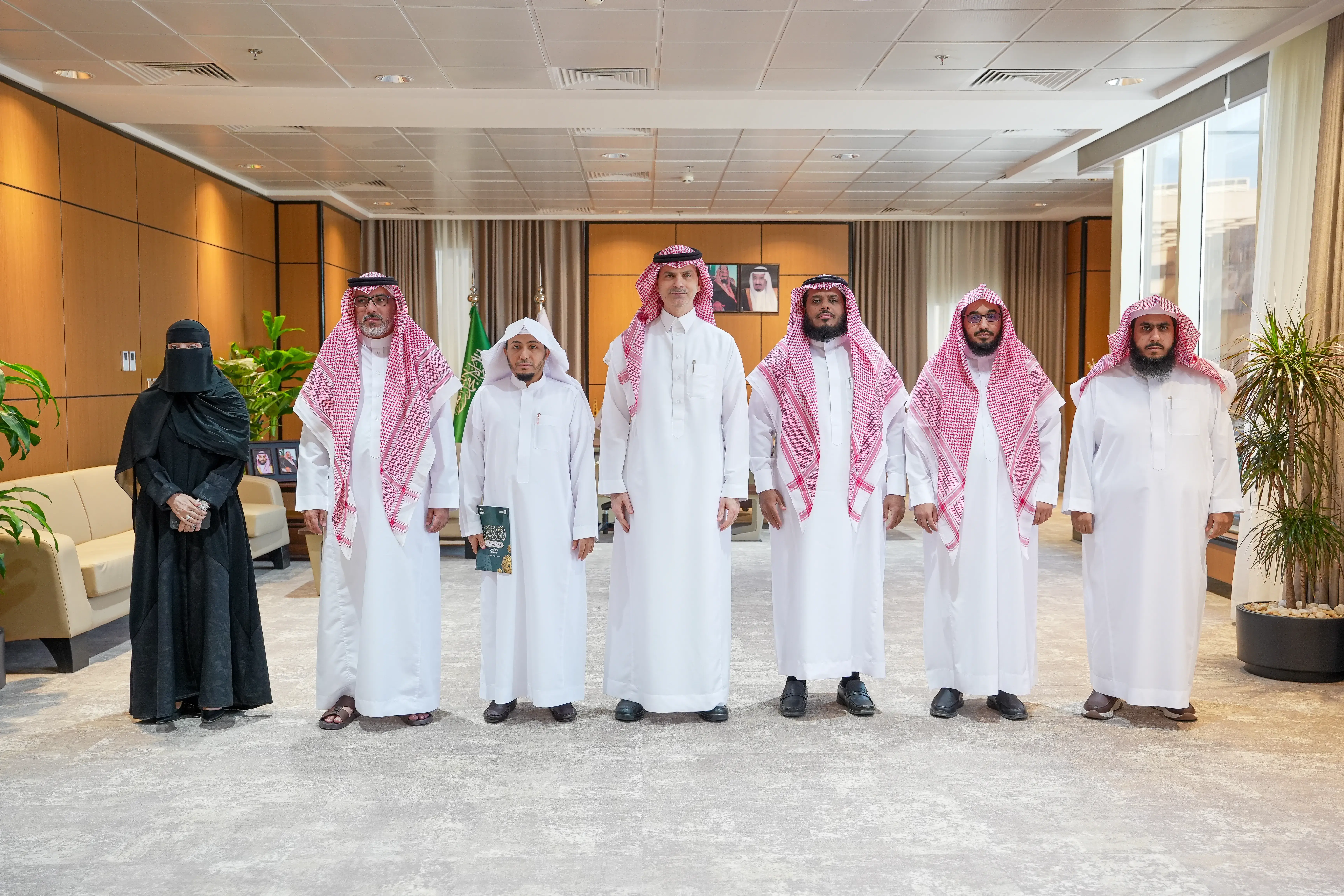 Al-Jouf University President Reviews Sharia and Law College Report