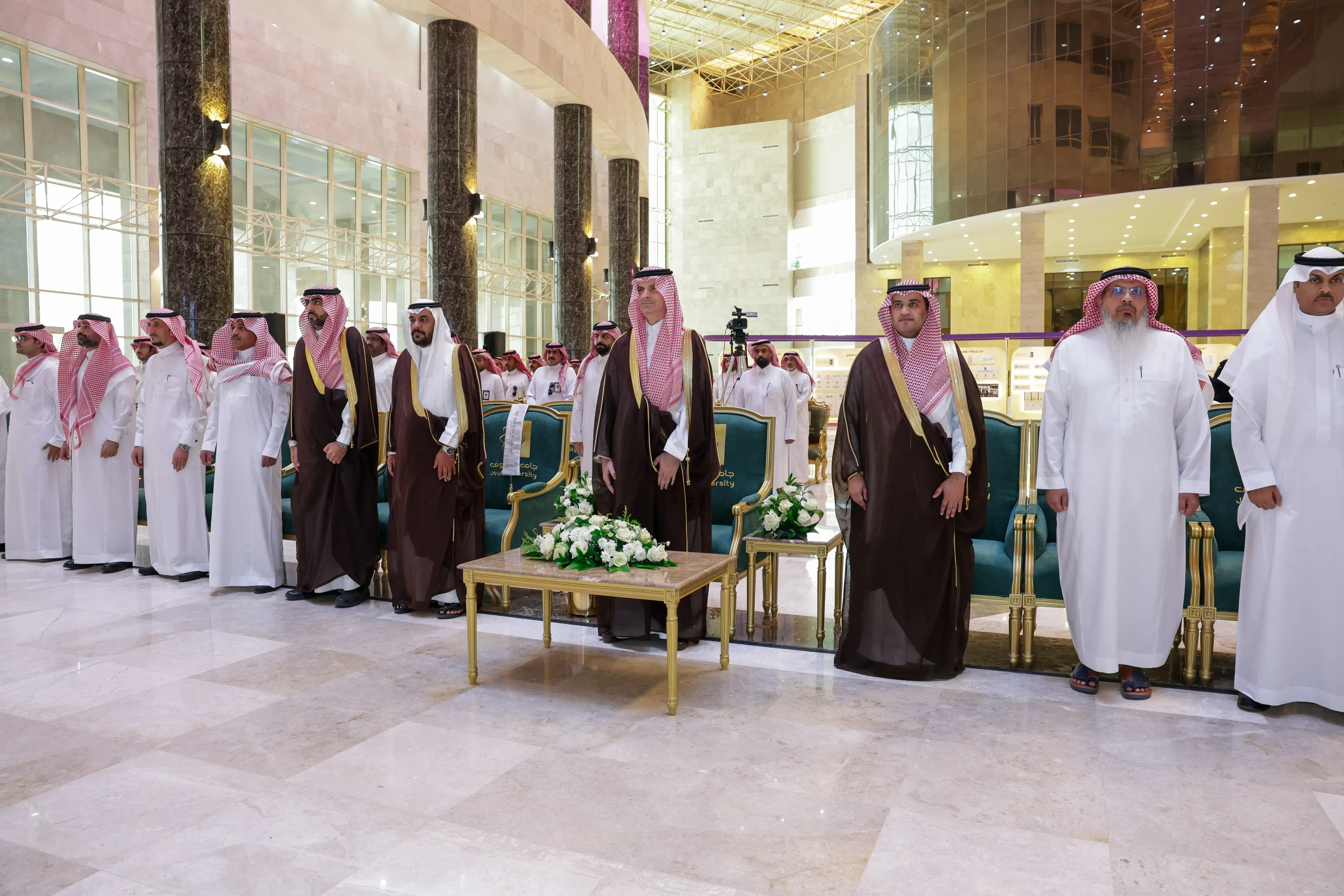 رئيس جامعة الجوف يكرّم المشاركين في البرنامج الصيفي 2026