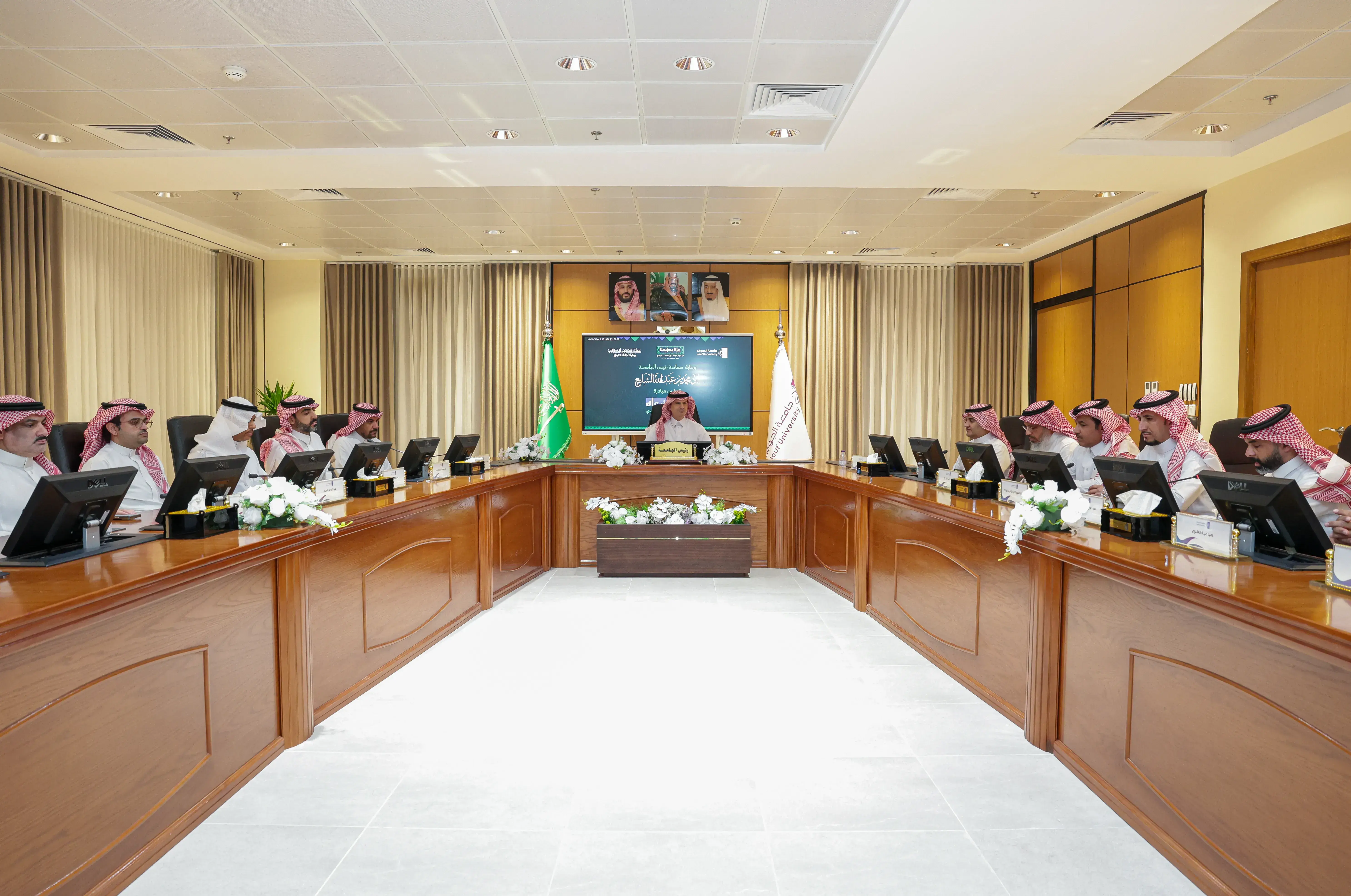 رئيس جامعة الجوف يدشّن مبادرة وطنٌ نرعاه