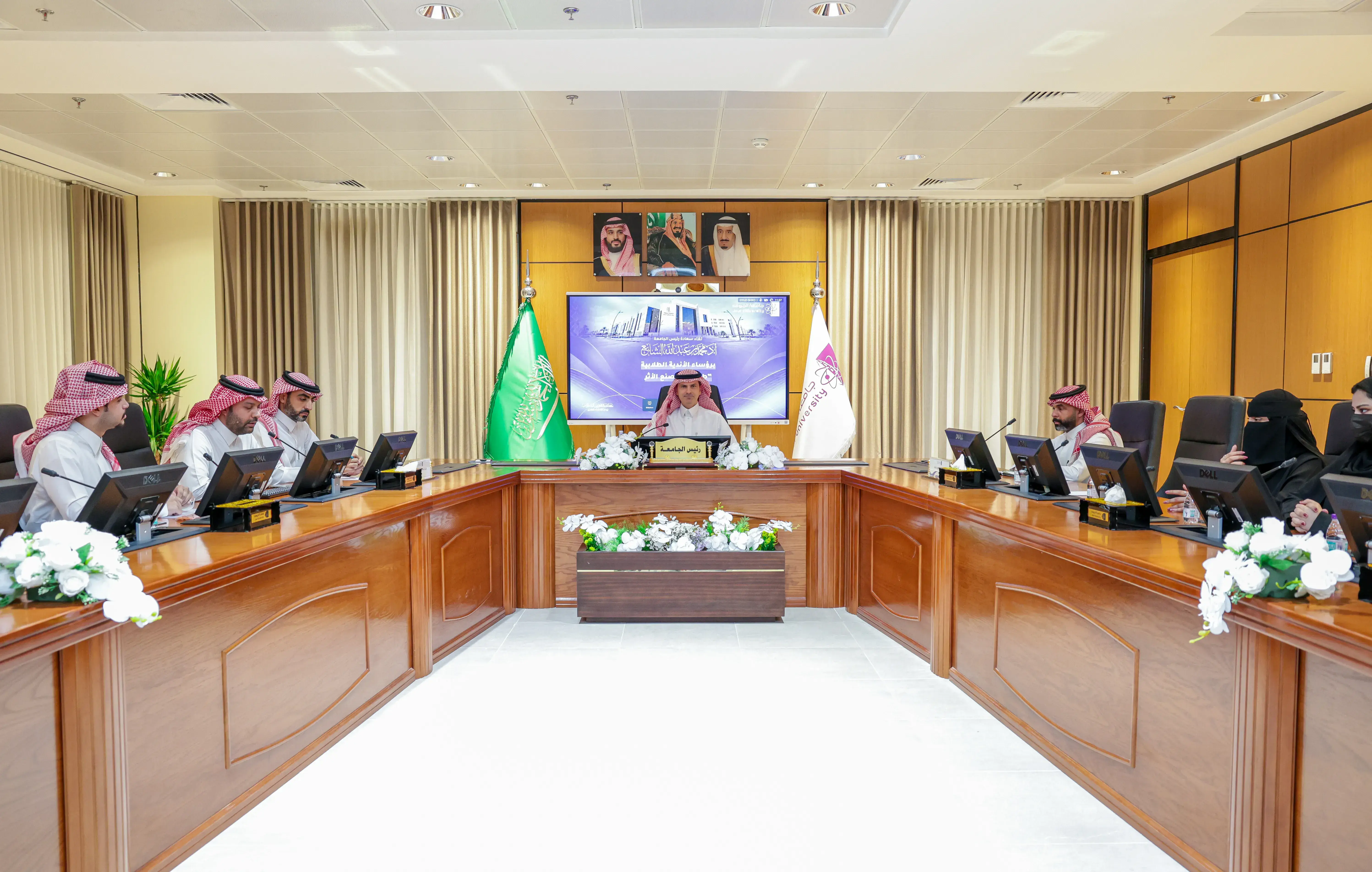 رئيس جامعة الجوف يلتقي رؤساء وممثلي 19 ناديًا طلابيًا 