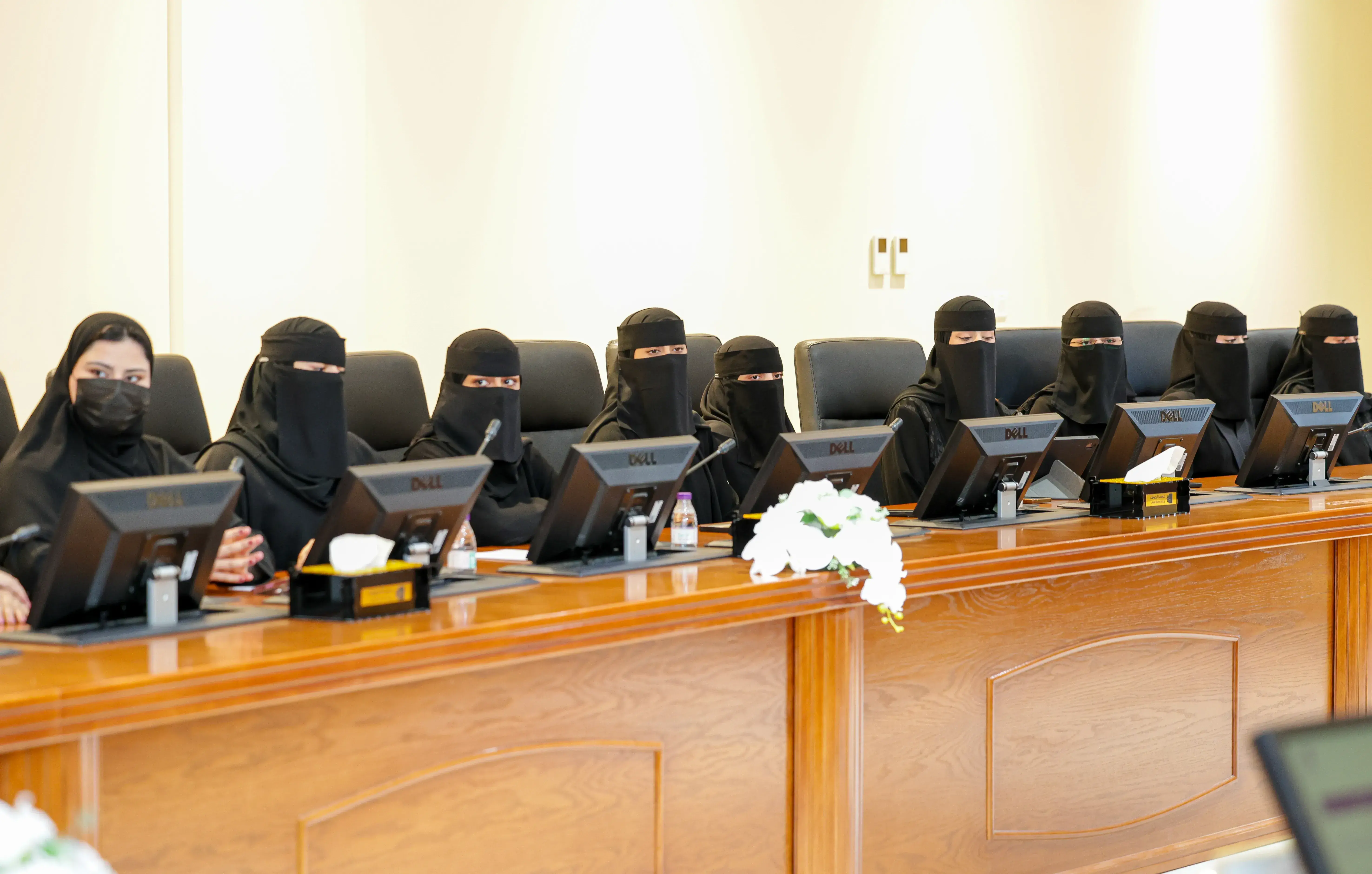 رئيس جامعة الجوف يلتقي رؤساء وممثلي 19 ناديًا طلابيًا 