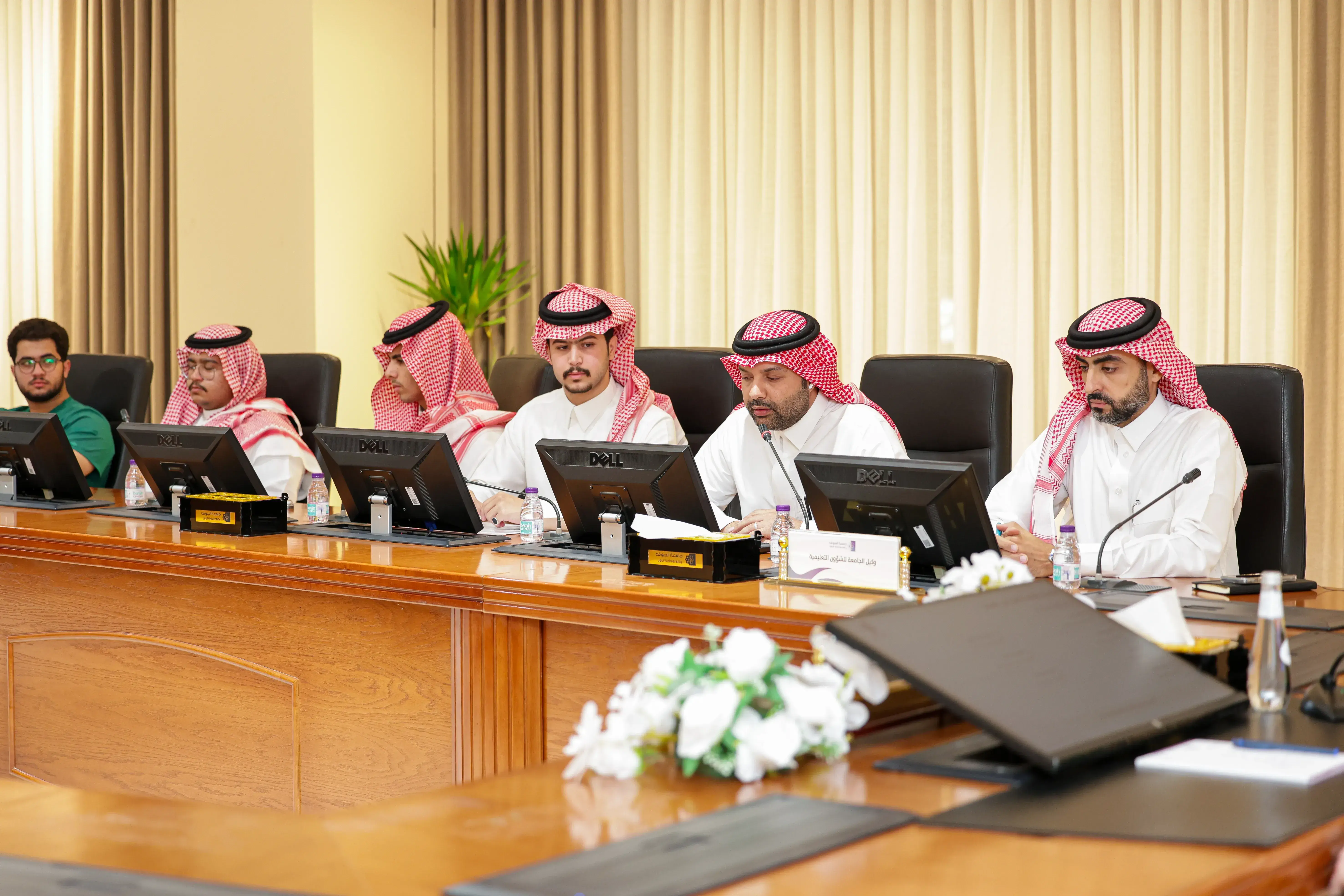رئيس جامعة الجوف يلتقي رؤساء وممثلي 19 ناديًا طلابيًا 